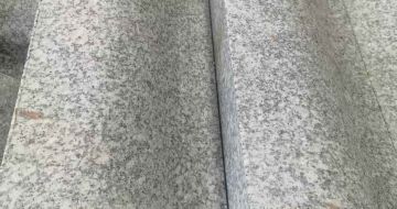 西宁芙蓉白S型拉丝面路沿石