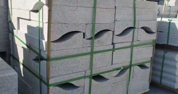 西宁路沿石芝麻白铺装