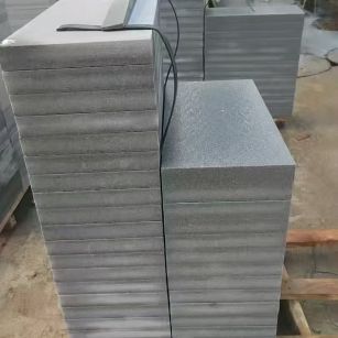 西宁 芝麻灰火烧面300*600*50地铺石材