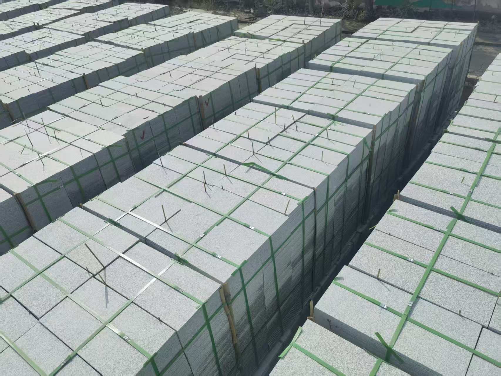 西宁 芝麻白1.8公分火烧300*600地铺，清仓大甩卖