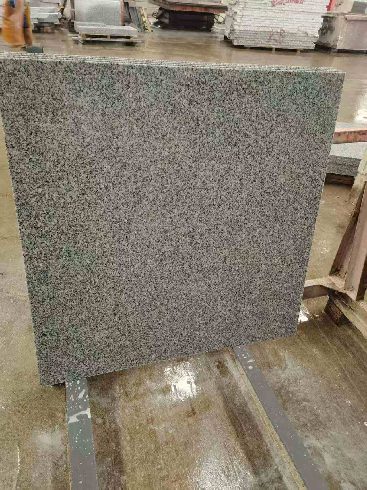 西宁 芝麻白光面900*900，高地铁标准