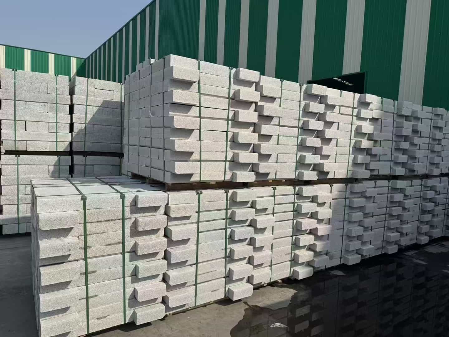 西宁芝麻白路沿石