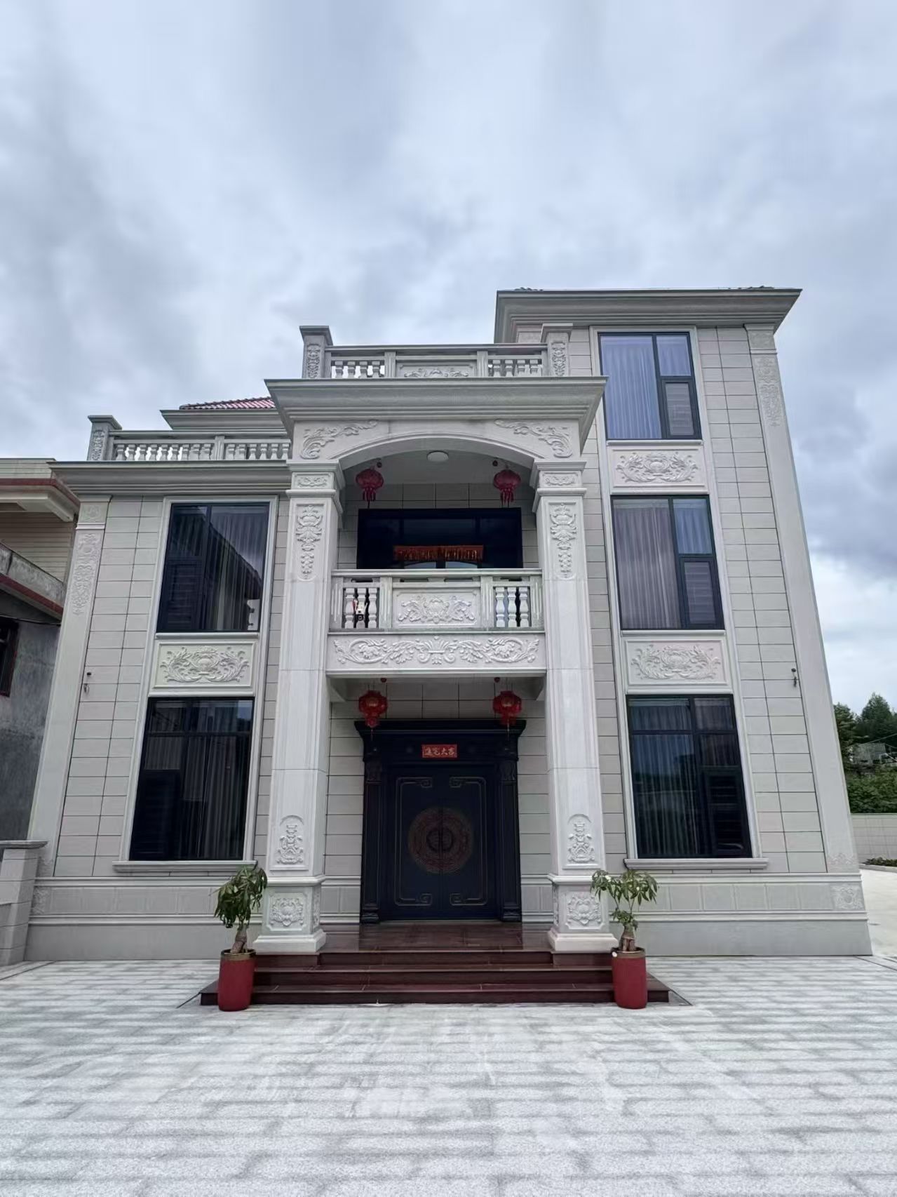 西宁 芝麻白石材别墅干挂案例展示