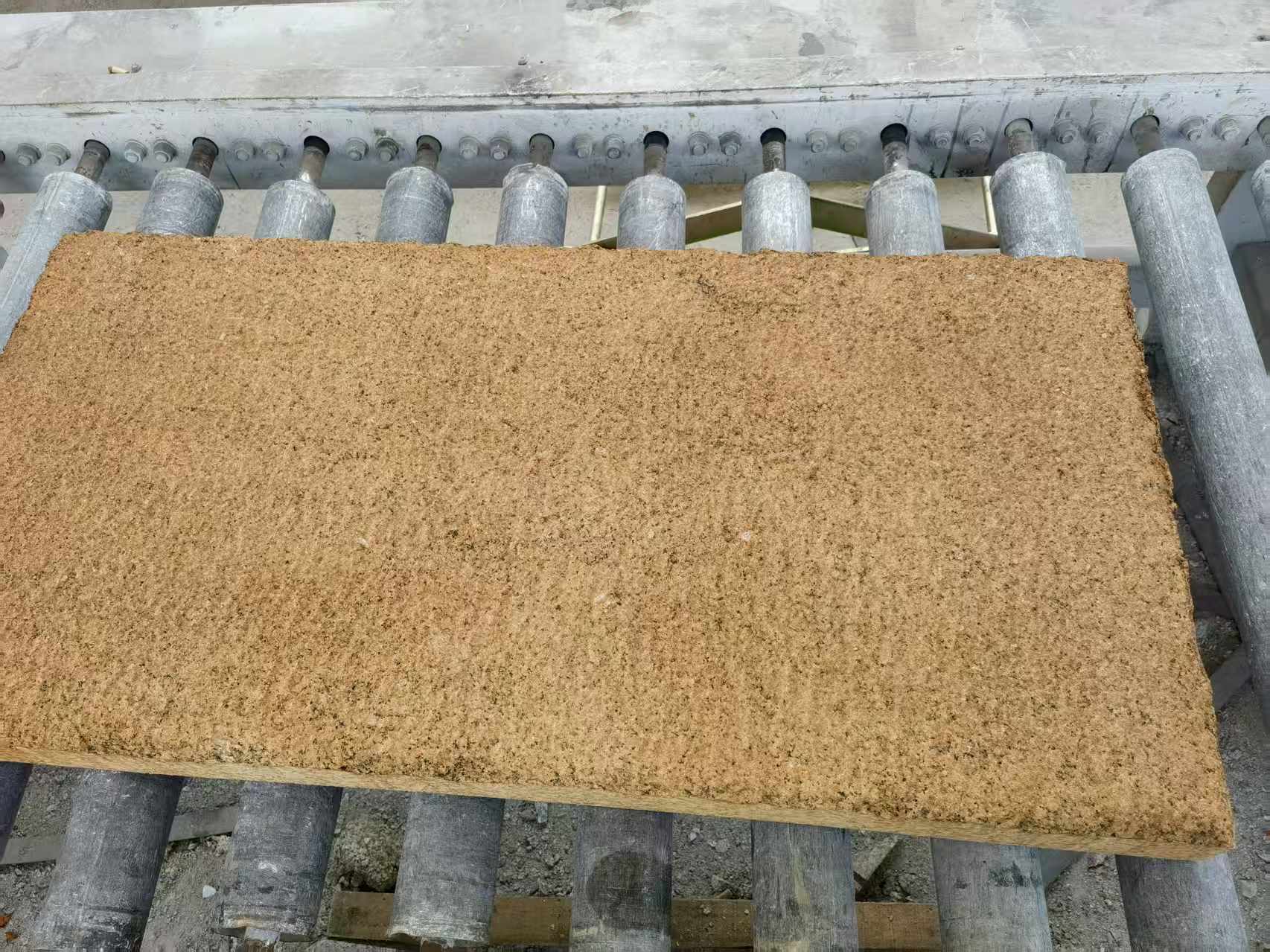 西宁 菠萝面老石板，做旧仿古石，流水线生产加工